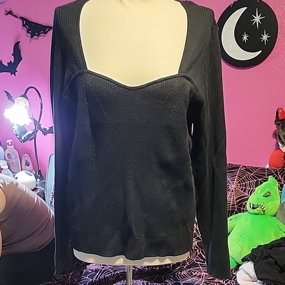 Black Long Sleeve Top - Picture 1 of 2